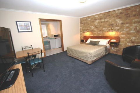 Clare Central - Accommodation Georgetown 12