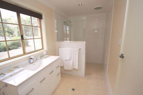 Clare Central - Accommodation Georgetown 9