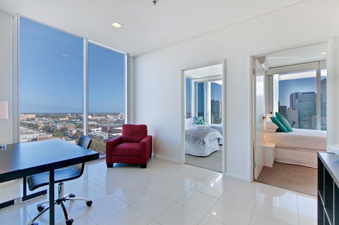 Light And Spacious, Stunning Views Of Adelaide - Accommodation Georgetown 7