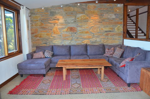 Of Stone & Wood Guesthouse - Accommodation Georgetown 9