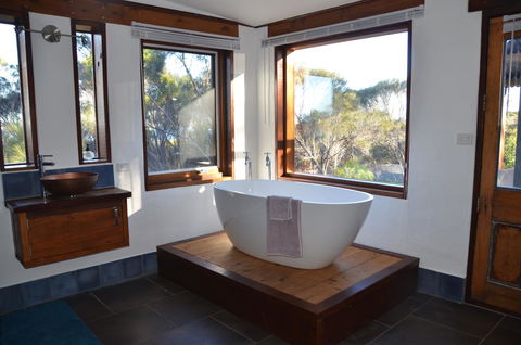 Of Stone & Wood Guesthouse - Accommodation Georgetown 14