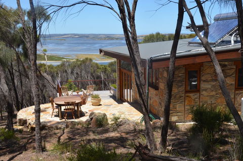 Of Stone & Wood Guesthouse - Accommodation Georgetown 25