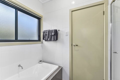 Accommodation On Lansell 2 - Accommodation Georgetown 11