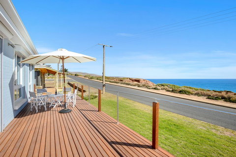 Salomon Sea Haus - Sellicks Beach - C21 SouthCoast Holidays - Accommodation Georgetown 0