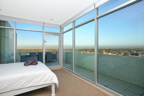 Glenelg Skyline Penthouse - Accommodation Georgetown 13