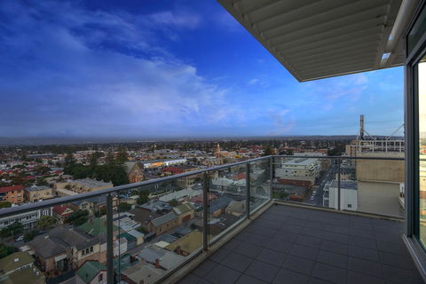 Glenelg Skyline Penthouse - Accommodation Georgetown 28