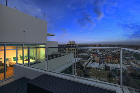 Glenelg Skyline Penthouse - Accommodation Georgetown 10
