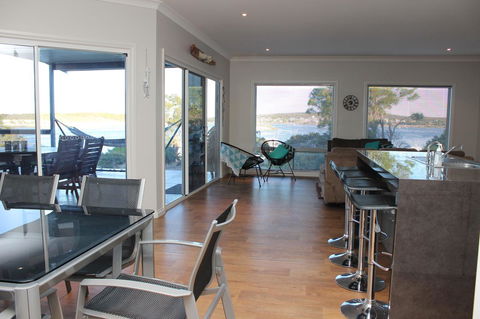 Waterfront On Osprey - Accommodation Georgetown 7