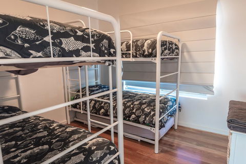 Middle River Beach House - East & West House - Accommodation Georgetown 14