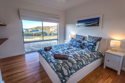 Middle River Beach House - East & West House - Accommodation Georgetown 13