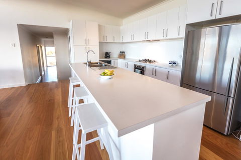 Middle River Beach House - East & West House - Accommodation Georgetown 10