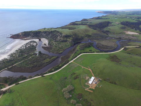 Middle River Beach House - East & West House - Accommodation Georgetown 4