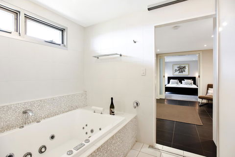 Esplanade Escape - Accommodation Georgetown 23