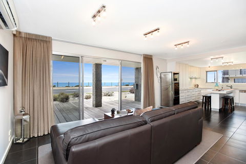 Esplanade Escape - Accommodation Georgetown 1