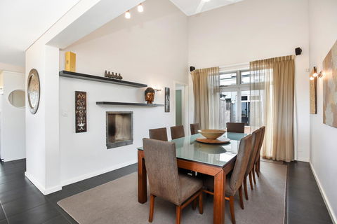 Esplanade Escape - Accommodation Georgetown 21