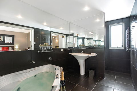 Esplanade Escape - Accommodation Georgetown 7