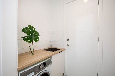 Brand New Affordable Luxury 3 Bedroom 3 Bathrooms House Close To Adelaide City, Chinatown, Beach, Adelaide Airport - Accommodation Georgetown 6