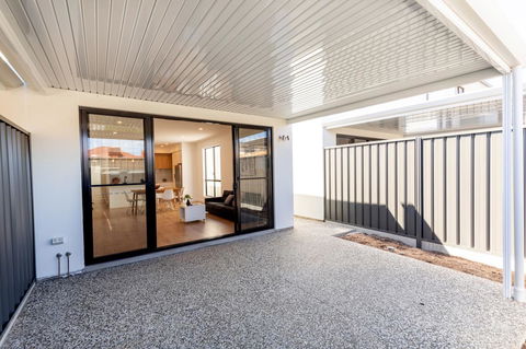 Brand New Affordable Luxury 3 Bedroom 3 Bathrooms House Close To Adelaide City, Chinatown, Beach, Adelaide Airport - Accommodation Georgetown 3