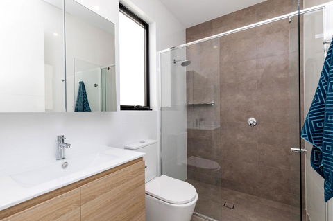 Brand New Affordable Luxury 3 Bedroom 3 Bathrooms House Close To Adelaide City, Chinatown, Beach, Adelaide Airport - Accommodation Georgetown 10