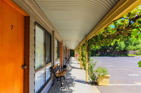 Country Roads Motor Inn Naracoorte - Accommodation Georgetown 27