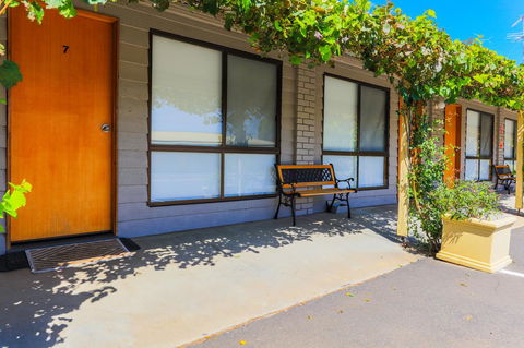 Country Roads Motor Inn Naracoorte - Accommodation Georgetown 24