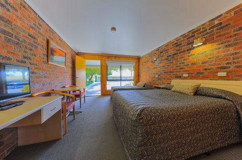 Country Roads Motor Inn Naracoorte - Accommodation Georgetown 10