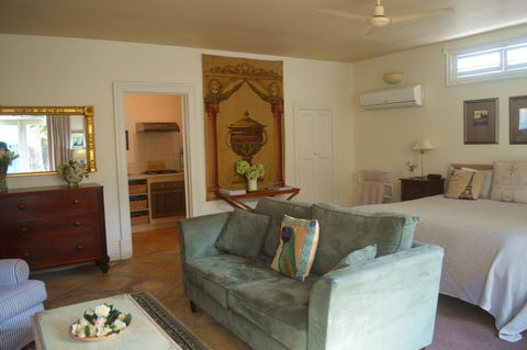 Athelney Cottage Bed And Breakfast - Accommodation Georgetown 4