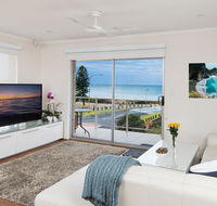 Stylish 3 Bedroom Beachview Apartment - Accommodation Georgetown