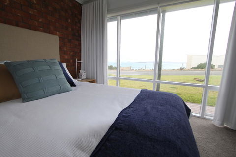 Southern Sands\' Beachfront Apartment - Accommodation Georgetown 12