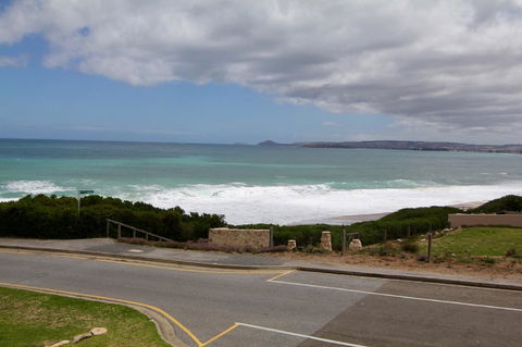 Southern Sands\' Beachfront Apartment - Accommodation Georgetown 0