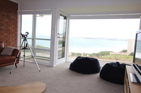 Southern Sands\' Beachfront Apartment - Accommodation Georgetown 2