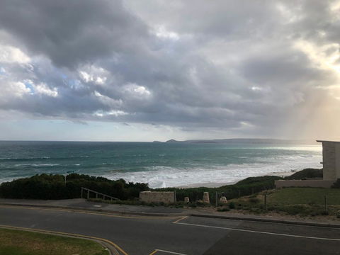 Southern Sands\' Beachfront Apartment - Accommodation Georgetown 17