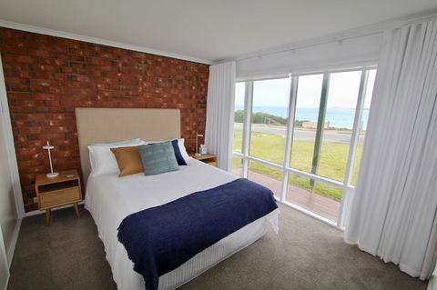 Southern Sands\' Beachfront Apartment - Accommodation Georgetown 13