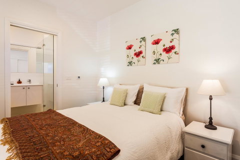 The Folly - Accommodation Georgetown 5