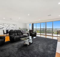 BENGALEE EXECUTIVE TOWNHOUSE- MODERN  STYLISH - Accommodation Georgetown