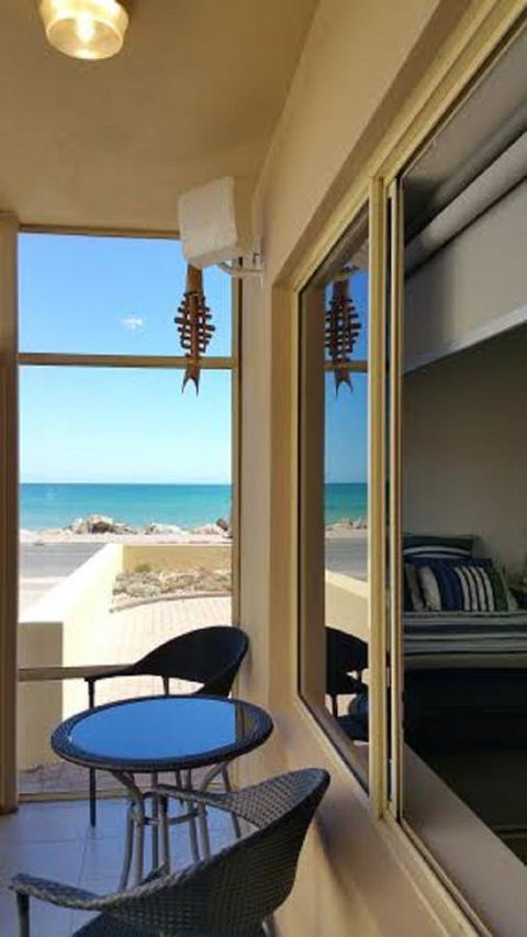 Acaill Accommodation Esplanade Living Self Check-In Self Check-Out - Accommodation Georgetown 18