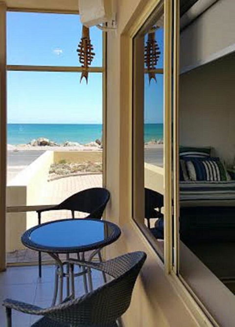 Acaill Accommodation Esplanade Living Self Check-In Self Check-Out - Accommodation Georgetown 38