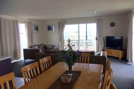 Bayview Beach House Apartment No 1 - Accommodation Georgetown 11