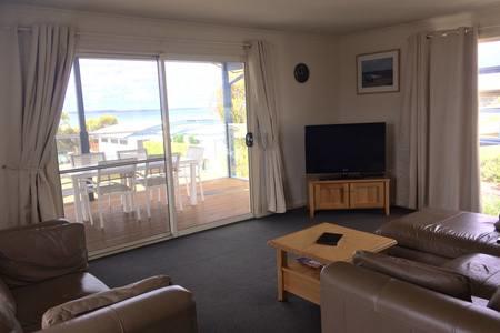 Bayview Beach House Apartment No 1 - Accommodation Georgetown 10