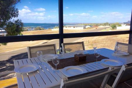 Bayview Beach House Apartment No 1 - Accommodation Georgetown 1