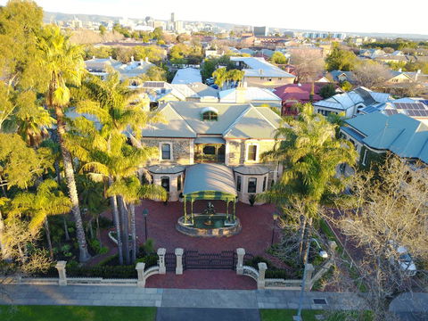 Grand Bluestone Mansion - Accommodation Georgetown 1