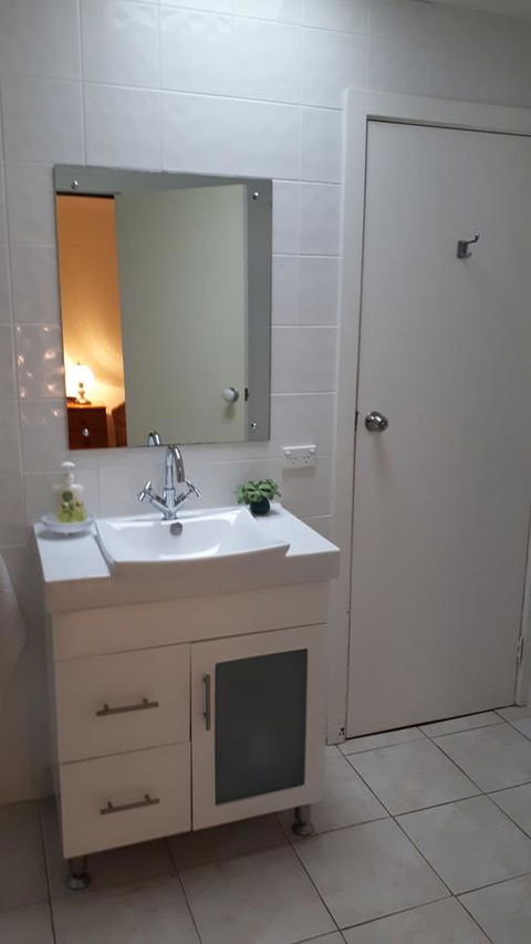 Linger Longer Vineyard - Accommodation Georgetown 10