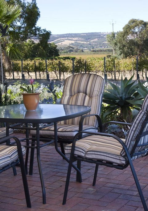 Linger Longer Vineyard - Accommodation Georgetown 14