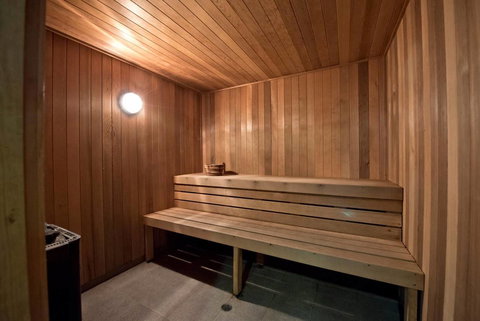 Luxury City Apt With Pool, Gym, Spa, Netflix - Accommodation Georgetown 9