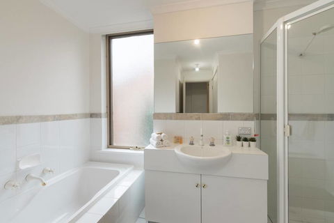 One Bedroom In Adelaideâ€™s East End FREE WIFI*Netflix*Parking - Accommodation Georgetown 16