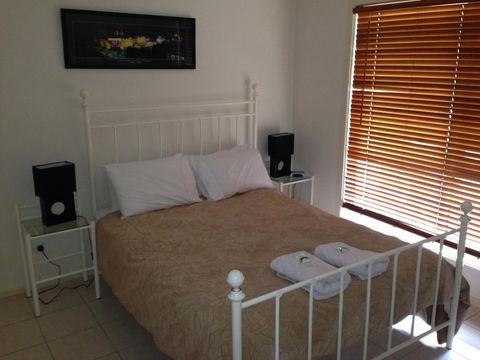 Shiraz Cottage - Accommodation Georgetown 2