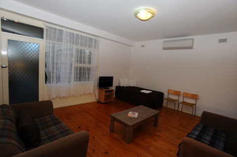 Glenelg Holiday Apartments-Ellis - Accommodation Georgetown 7