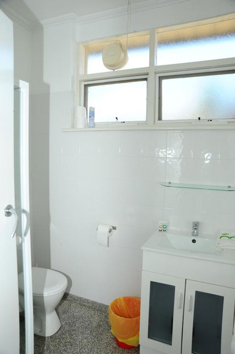 Glenelg Holiday Apartments-Ellis - Accommodation Georgetown 10
