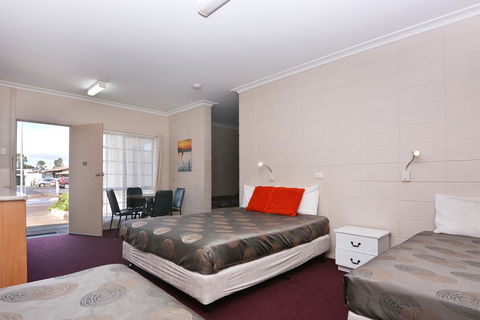Motel Poinsettia - Accommodation Georgetown 21