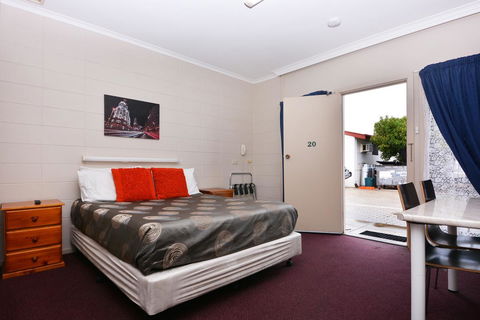 Motel Poinsettia - Accommodation Georgetown 3